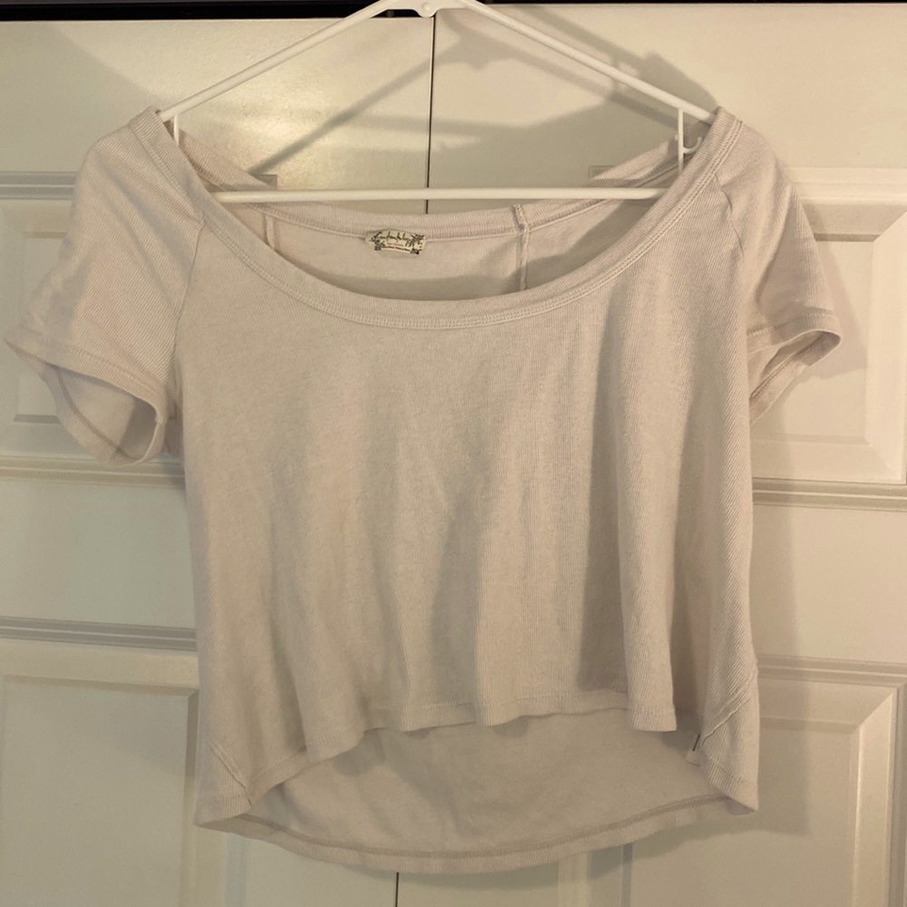 FREE PEOPLE VINTAGE WHITE FLOWY TOP!